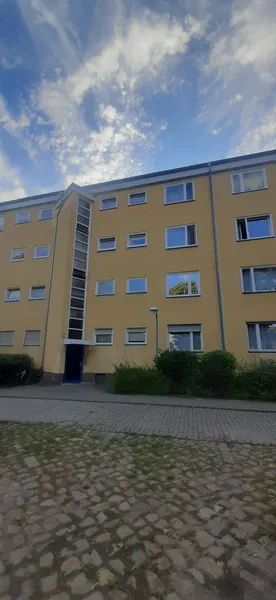 Helle, modernisierte, möblierte 3-Zimmer-Wohnung mit Balkon, direkt am Gemeindepark — photo 1